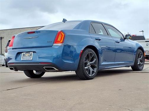 2022 Chrysler 300 Touring