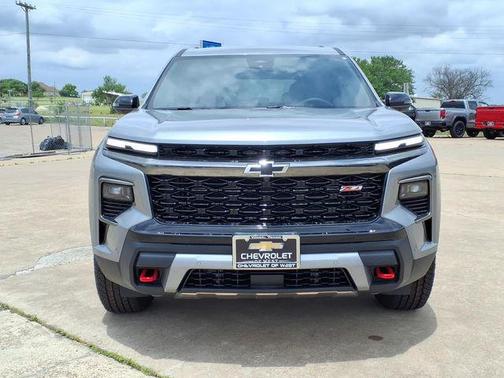 Sterling Gray Metallic 2026 Chevrolet Traverse AWD Z71