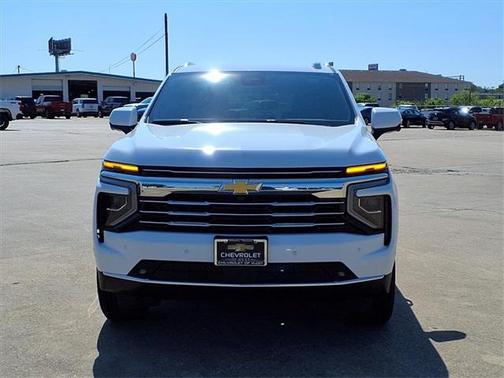 2025 Chevrolet Suburban LT