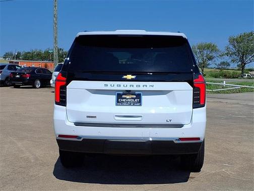 2025 Chevrolet Suburban LT