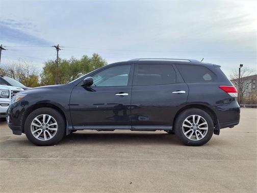 2016 Nissan Pathfinder SV