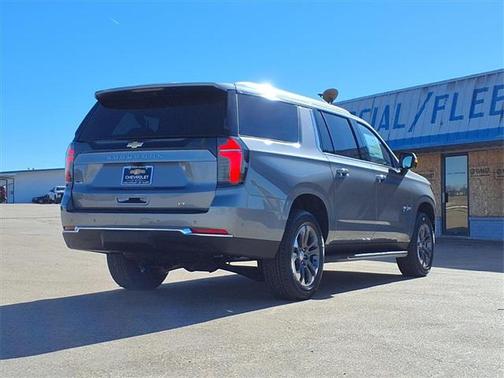 2026 Chevrolet Suburban LT