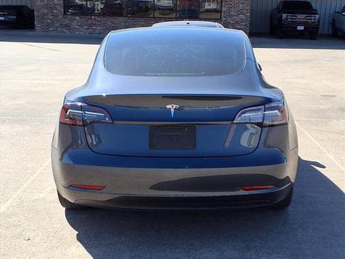 2022 Tesla Model 3 Standard Range