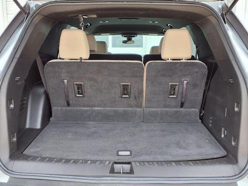 Sterling Gray Metallic 2023 Chevrolet Traverse LS