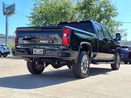Black 2026 Chevrolet Silverado 2500 Custom