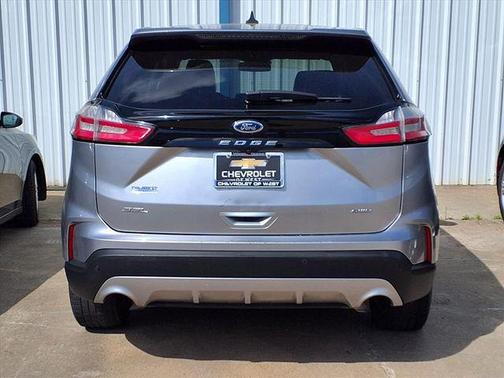 Silver Metallic 2022 Ford Edge SEL