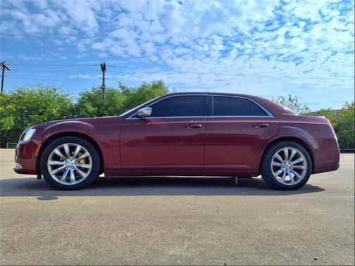 2021 Chrysler 300 Touring