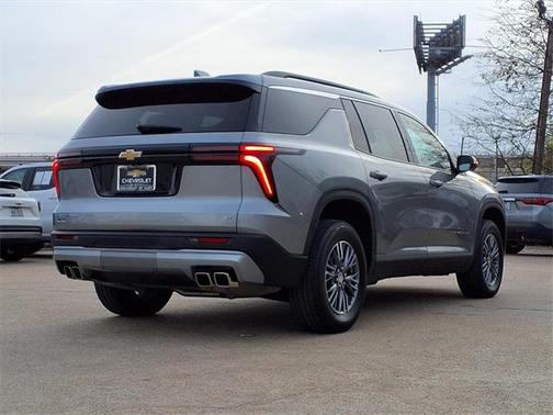 Sterling Gray Metallic 2024 Chevrolet Traverse LT