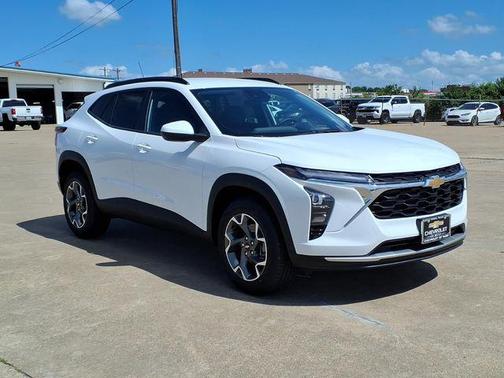 Summit White 2026 Chevrolet Trax LT