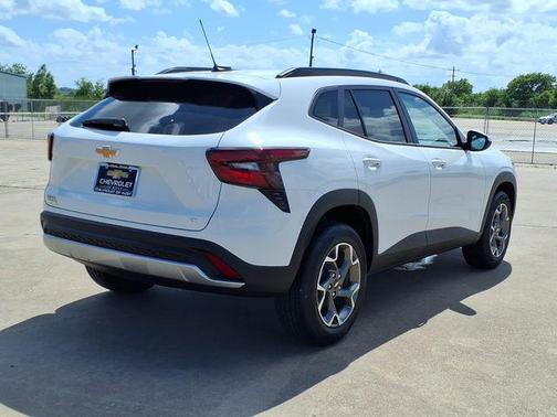 Summit White 2026 Chevrolet Trax LT
