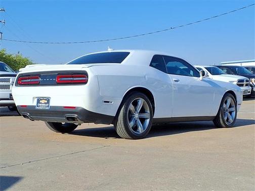 2015 Dodge Challenger SXT