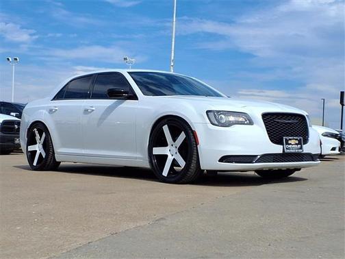 2020 Chrysler 300 Touring