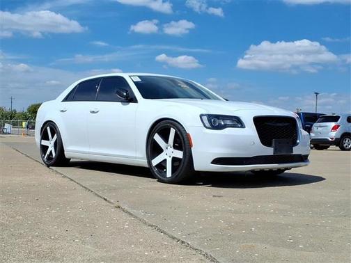 2020 Chrysler 300 Touring