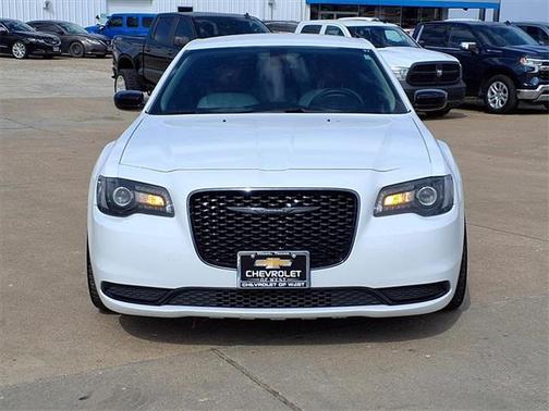 2020 Chrysler 300 Touring