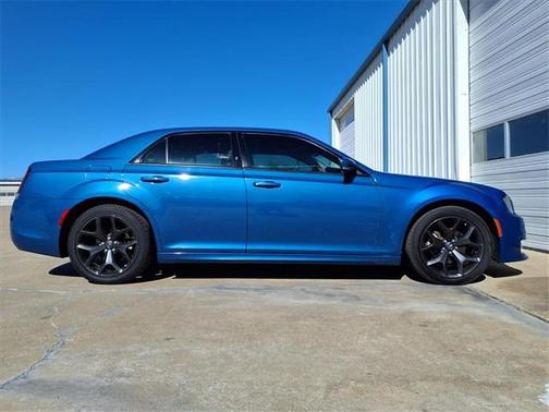 2022 Chrysler 300 Touring