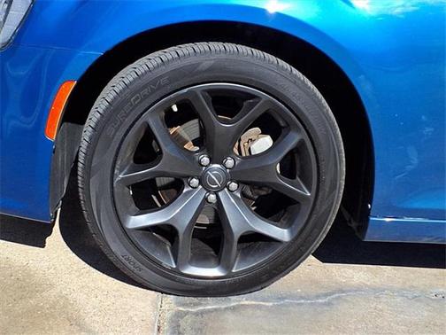 2022 Chrysler 300 Touring