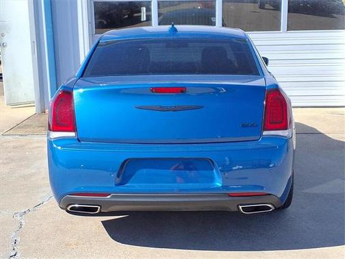 2022 Chrysler 300 Touring