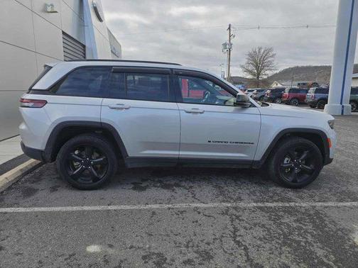 2022 Jeep Grand Cherokee Altitude