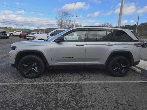 2022 Jeep Grand Cherokee Altitude
