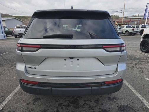 2022 Jeep Grand Cherokee Altitude