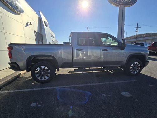 2024 Chevrolet Silverado 2500 Custom