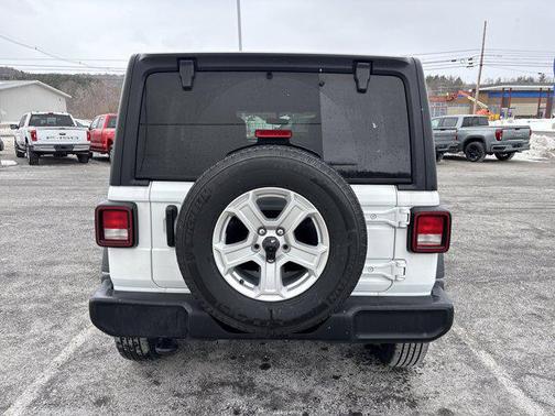 2022 Jeep Wrangler Unlimited Sport