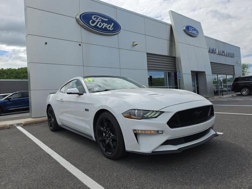 Oxford White 2019 Ford Mustang GT Premium