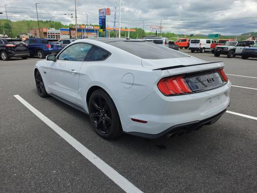 Oxford White 2019 Ford Mustang GT Premium