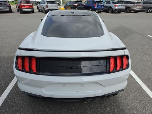 Oxford White 2019 Ford Mustang GT Premium