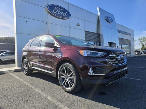 2022 Ford Edge Titanium