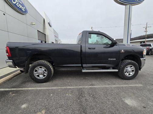 2021 RAM 3500 Big Horn Regular Cab 4x4 8' Box