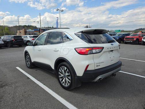 Star White Metallic Tri-Coat 2020 Ford Escape Titanium