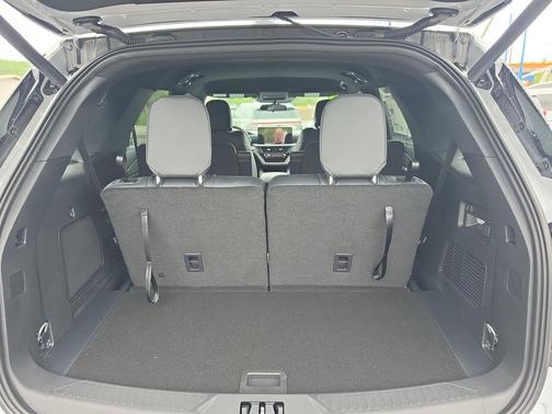 Space White Metallic 2026 Ford Explorer Tremor