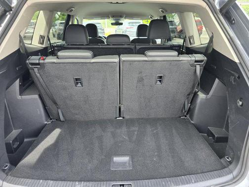2025 Volkswagen Atlas 2.0T SE w/Technology 4MOTION