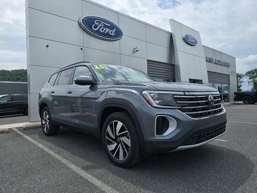 2025 Volkswagen Atlas 2.0T SE w/Technology 4MOTION