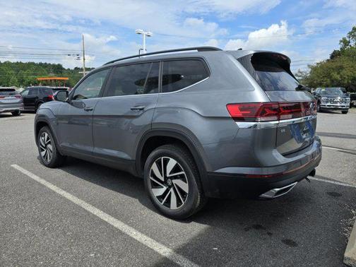 2025 Volkswagen Atlas 2.0T SE w/Technology 4MOTION