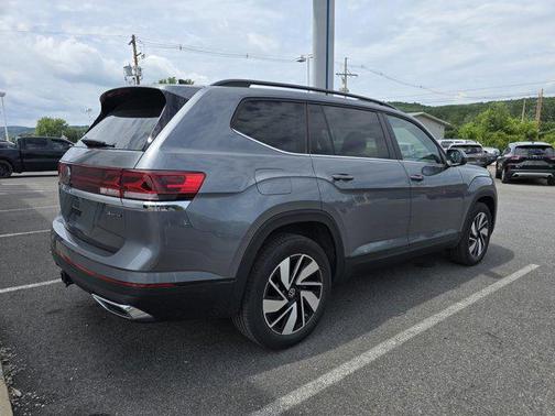 2025 Volkswagen Atlas 2.0T SE w/Technology 4MOTION