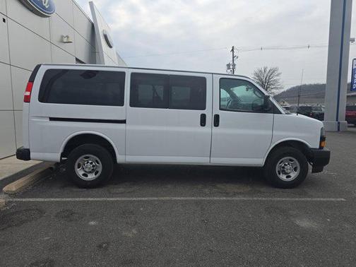 2023 Chevrolet Express 3500 RWD 3500 Regular Wheelbase LS