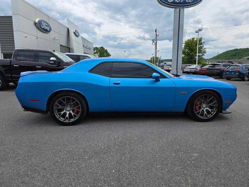 2015 Dodge Challenger SRT 392