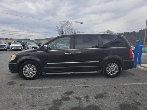 2012 Chrysler Town & Country Limited