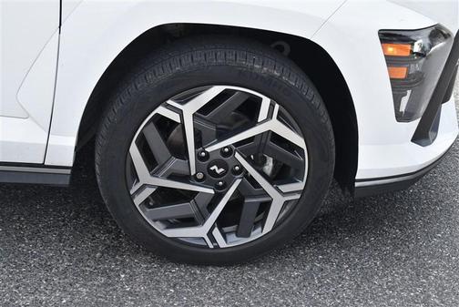 Atlas White 2024 Hyundai KONA N Line