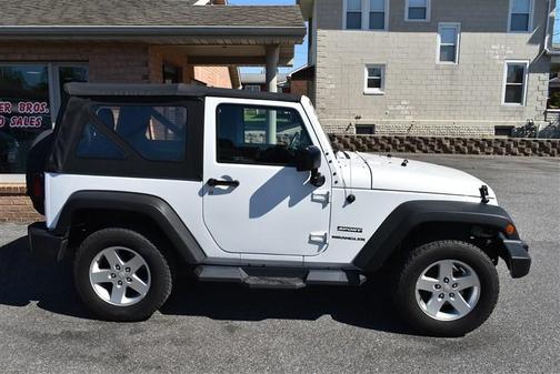 Bright White Clearcoat 2017 Jeep Wrangler Sport