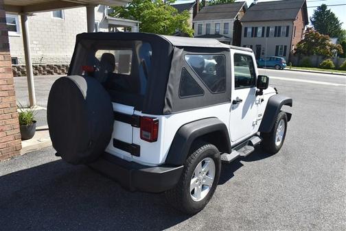 Bright White Clearcoat 2017 Jeep Wrangler Sport