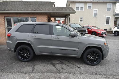 2022 Jeep Grand Cherokee Altitude