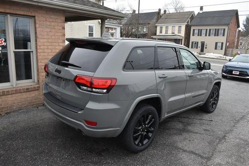 2022 Jeep Grand Cherokee Altitude