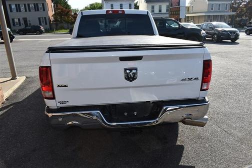 Bright White Clearcoat 2020 RAM 1500 Classic SLT