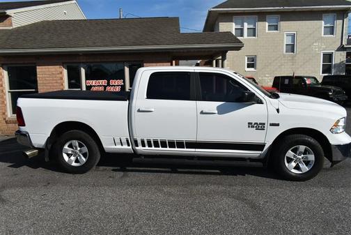 Bright White Clearcoat 2020 RAM 1500 Classic SLT