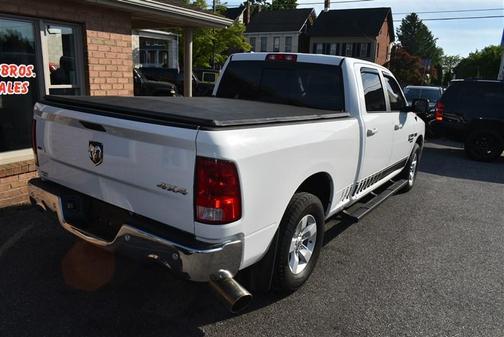 Bright White Clearcoat 2020 RAM 1500 Classic SLT