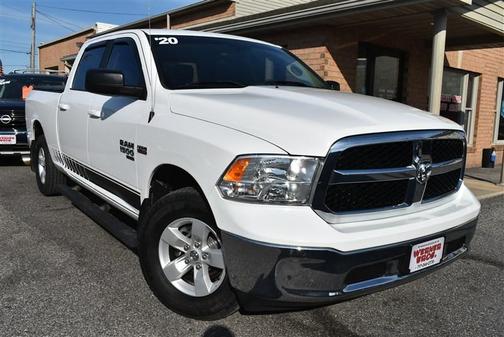 Bright White Clearcoat 2020 RAM 1500 Classic SLT