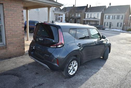 Gravity Gray 2023 Kia Soul LX